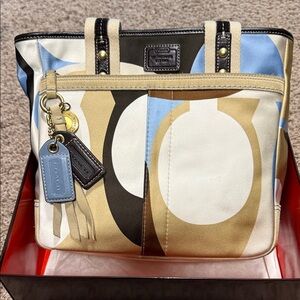Vintage Coach Hampton Scarf  Cream and Brown Tote